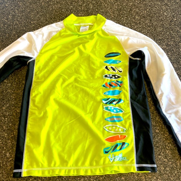 UV Skin Rashguard shirt - Picture 2 of 4